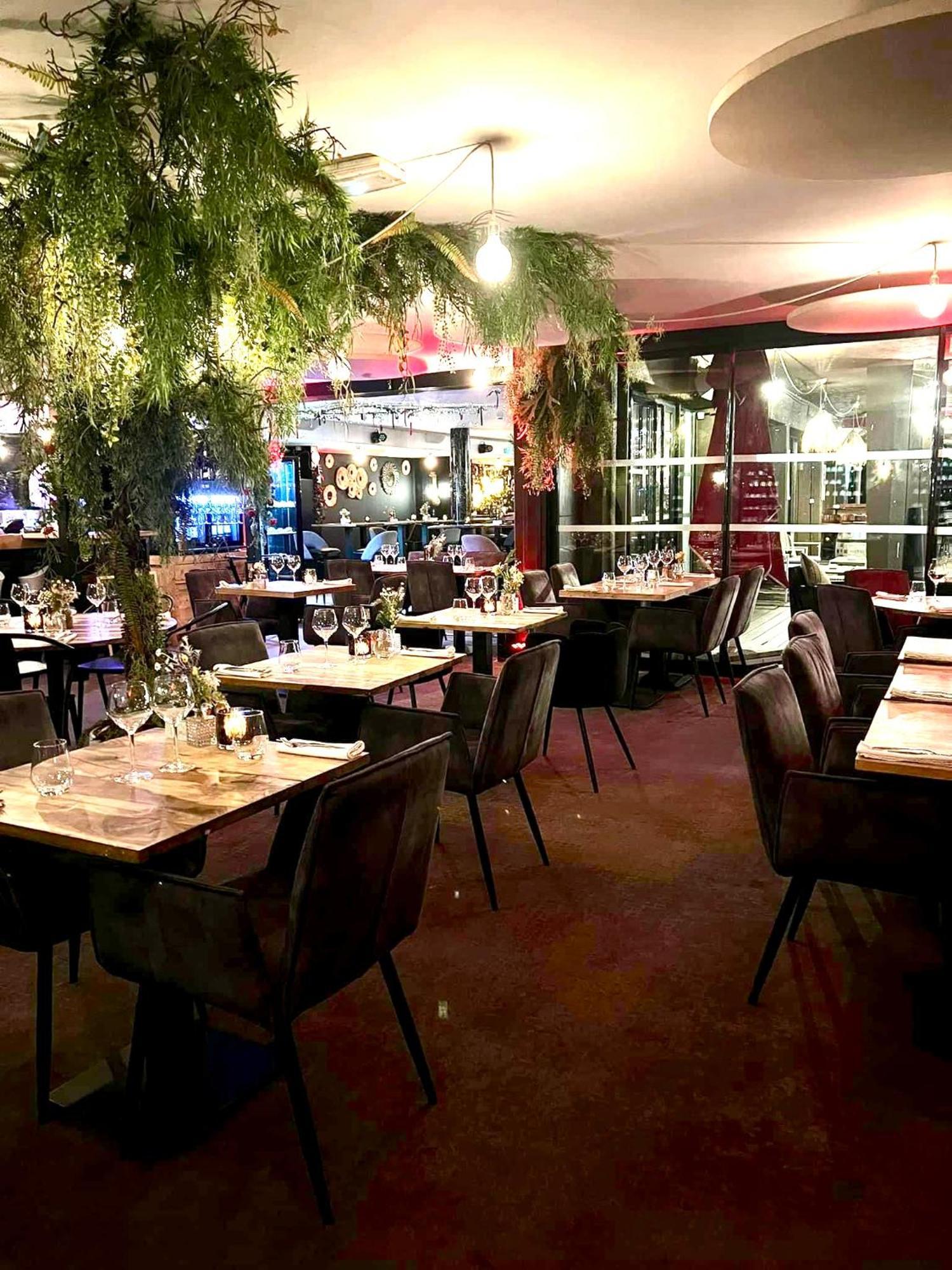 Le Prose Hotel Ла-Гранд-Мот Экстерьер фото