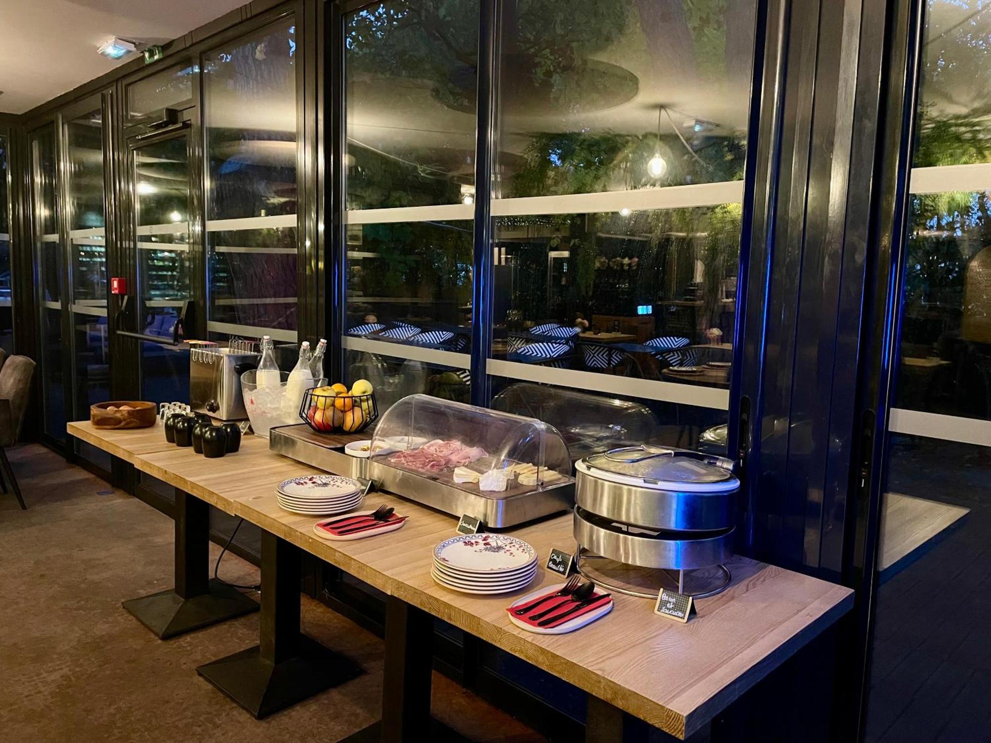 Le Prose Hotel Ла-Гранд-Мот Экстерьер фото
