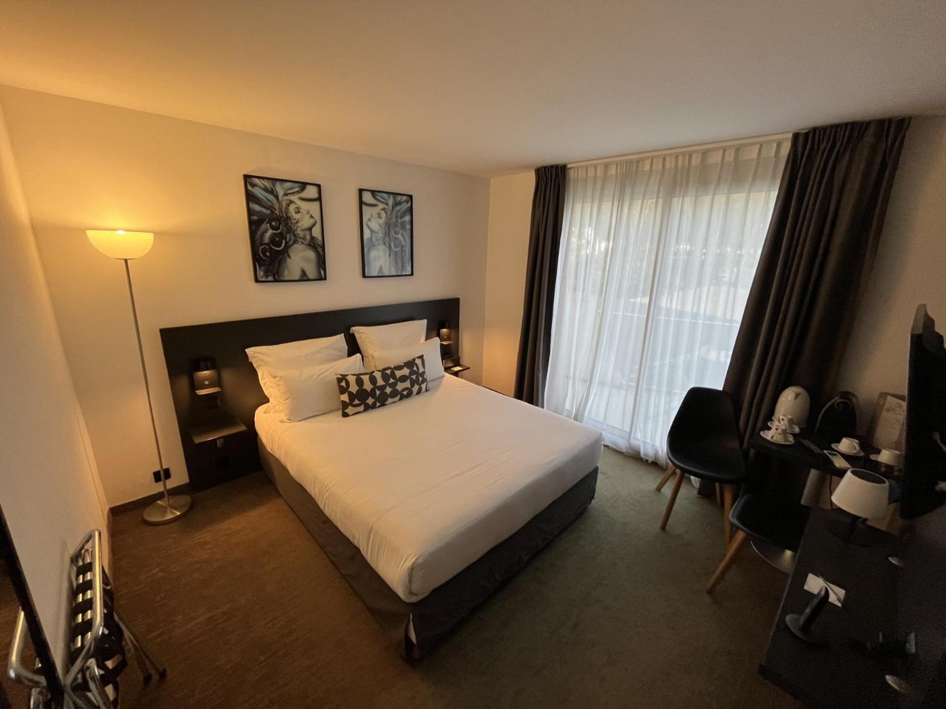 Le Prose Hotel Ла-Гранд-Мот Экстерьер фото