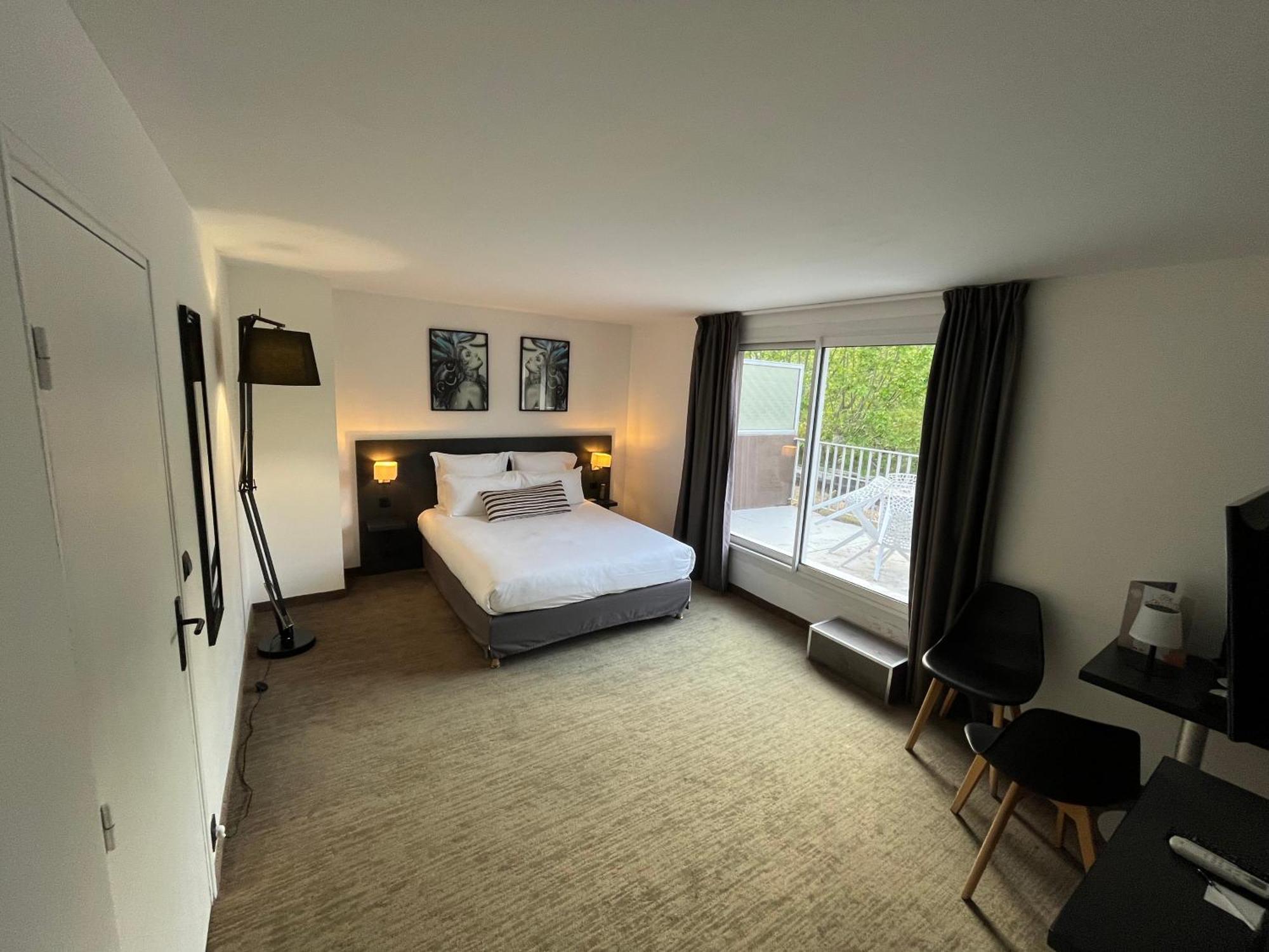 Le Prose Hotel Ла-Гранд-Мот Экстерьер фото