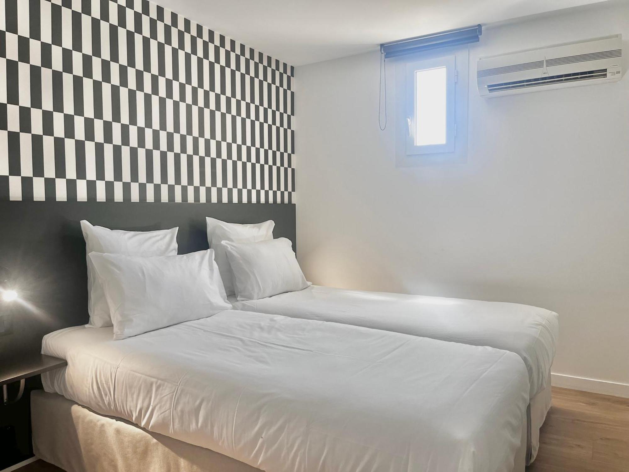 Le Prose Hotel Ла-Гранд-Мот Экстерьер фото