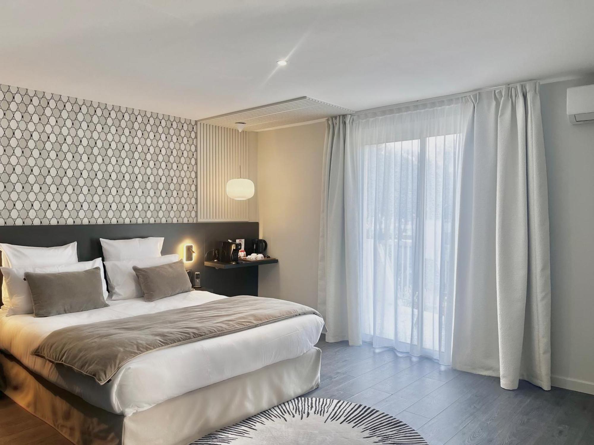 Le Prose Hotel Ла-Гранд-Мот Экстерьер фото