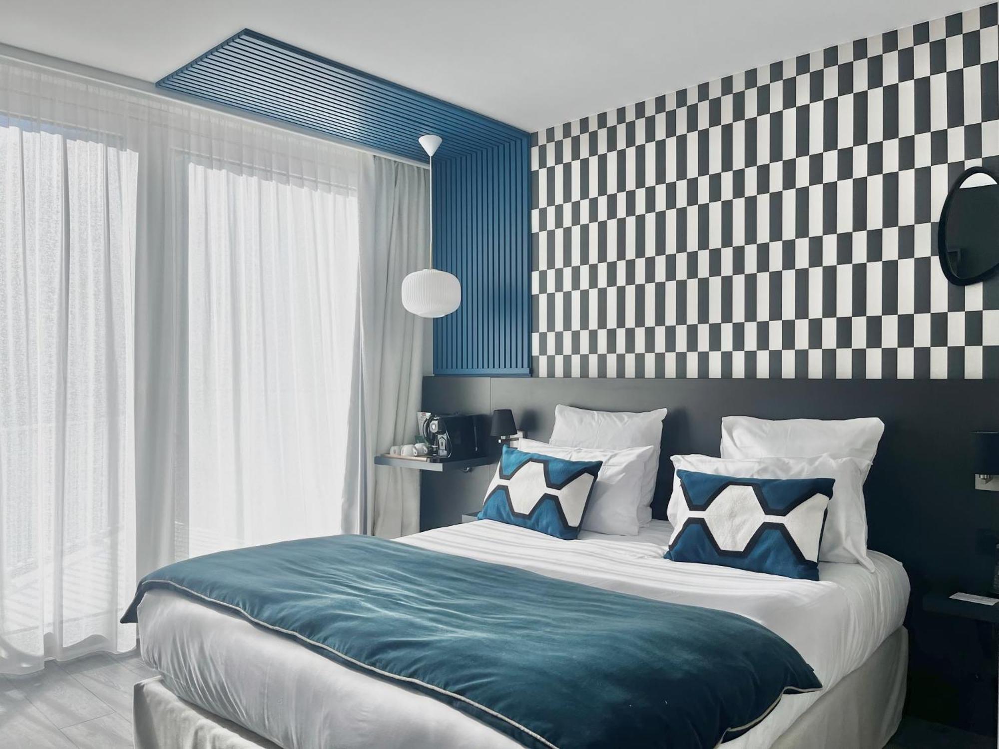 Le Prose Hotel Ла-Гранд-Мот Экстерьер фото